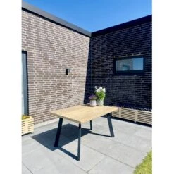 Genbrugshavebord Med Sorte Stålben Kabeltromlen Genbrugshavebord Med Sorte Stålben Olieret, Længde 180 Cm